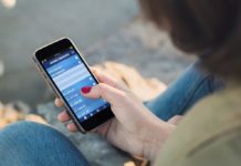 স্মার্টফোন বিক্রি বা বদলে ফেলার আগে যে কাজ না করলে বিপদ!