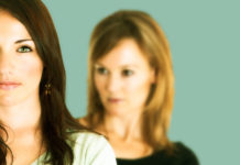 যেভাবে বুঝবেন কারা আপনার প্রতি ঈর্ষান্বিত