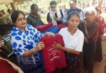 রোয়াংছড়ি পাইক্ষ্যং পাড়ায় দুঃস্থ পরিবারের মাঝে শীতবস্ত্র বিতরণ করলেন মেহ্লাপ্রু মারমা