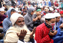 আখেরি মোনাজাতের মধ্যদিয়ে শেষ হল বিশ্ব ইজতেমা