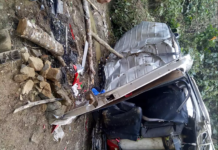 বান্দরবানে পর্যটকবাহী মাইক্রোবাস খাদে পড়ে নিহত ১,আহত ১২