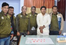 বান্দরবানে গোয়েন্দা অভিযানে ইয়াবা ব্যবসায়ী আটক