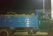 দুই শ্রমিকসহ পাথর বোঝাই ট্রাক আটক নাইক্ষ্যংছড়িতে পাথর উত্তোলন করছেন বহিরাগত ১০ প্রভাবশালী