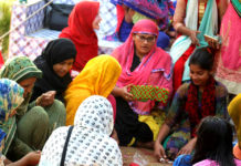 লামা’র সুবিধাবঞ্চিত নারীদের পাশে নারী নেত্রী ফাতেমা