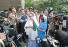 কারাগারে ফাতেমা, আলোচনায়ও…