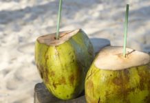 শরীরের হরেক সমস্যার সমাধান করবে ডাবের পানি