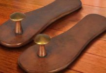 যে কারণে খড়ম পরেন সাধু-সন্ন্যাসীরা!