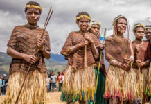 পৃথিবীর সবচেয়ে জনবিচ্ছিন্ন আদিম উপজাতি!