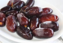 ইফতারে খেজুর খাওয়ার উপকারিতা!