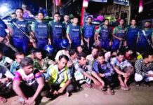 সারা দেশে মাদকবিরোধী অভিযান ‘বন্দুকযুদ্ধে’ আরো ১১ জন নিহত arrested-drug-transporters