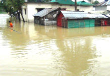 মৌলভীবাজারের বন্যায় ৩ লাখ মানুষ পানিবন্দী moulovibazar-flood