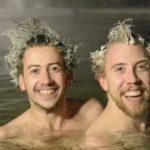 সেখানে গোসল করলেই খাড়া হয়ে যায় মাথার চুল!