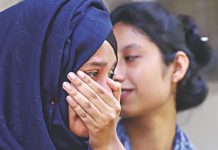 ফল বিপর্যয় পাঁচ কারণে