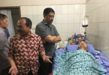 সাবেক মন্ত্রী কল্পরঞ্জন চাকমার শয্যাপাশে বীর বাহাদুর