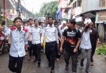 বান্দরবানে নিরাপদ সড়কের দাবিতে শিক্ষার্থীদের বিক্ষোভ