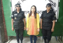 নিরাপদ সড়ক আন্দোলন: গুজব ছড়ানোর অভিযোগে তরুণী আটক