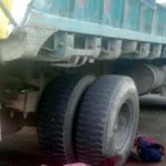 ট্রাকচাপায় ছাত্রীর মৃত্যু, এসআইকে জনতার হামলা