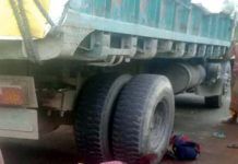 ট্রাকচাপায় ছাত্রীর মৃত্যু, এসআইকে জনতার হামলা