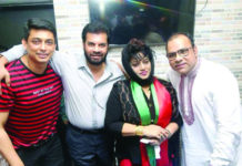 কাছের মানুষগুলো কেমন আছে দেখতে এসেছি: অঞ্জু ঘোষ