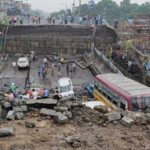 কোলকাতায় সেতু ভেঙে ব্যাপক ক্ষয়ক্ষতি, উদ্বিগ্ন মমতা