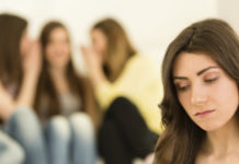 জীবনে যাদের এড়িয়ে চলা ভালো