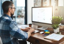 দীর্ঘ সময় কম্পিউটারে কাজ করেন?