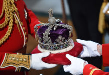 উপহার নয়, ব্রিটিশদের কোহিনুর দেয়া হয়েছিল বাধ্য হয়ে