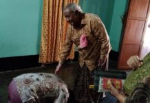 সম্প্রীতির বান্দরবান বান্দরবানে মনোনয়ন জমা দেবার আগে সাচিংপ্রু জেরীর দোয়া নিলেন বীর বাহাদুর