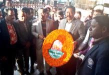 বঙ্গবন্ধুর প্রতিকৃতিতে শ্রদ্ধা জানালেন বীর বাহাদুর উশৈসিং