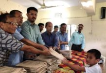 রবিন বাহাদুরের দেয়া বই খাতা পেয়ে খুশি পাহাড়ের শিক্ষার্থীরা