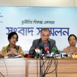 সরকারি কর্মকর্তা-কর্মচারিদের বেতন বাড়লেও দুর্নীতি কমছেনা: টিআইবি