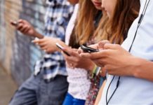 মোবাইল-কম্পিউটারের প্রতি আসক্তি কমাতে তৈরি করছে ইতালি