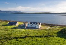 শুধুমাত্র এই একটি বাড়ি কিনলেই সাথে ফ্রি পেতে পারেন পুরো দ্বীপ