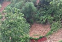 ঝুঁকিপূর্ণ পাহাড়ের বাসিন্দাদের নিরাপদে সরে যেতে পৌর মেয়রের অনুরোধ