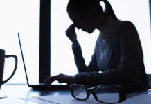 অসময়ে মৃত্যুর কারণ হতে পারে দিনে ৯ ঘন্টার বেশি বসে কাজ করা