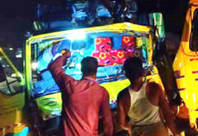 সাভারে দুই ট্রাকের মুখোমুখি সংঘর্ষে মারা গেলো ৫০টি কোরবানীর ছাগল