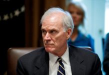 ট্রাম্পের মতামত না মানায় মার্কিন নৌবাহিনী প্রধান বরখাস্ত