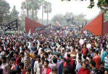 শহীদ বুদ্ধিজীবী দিবসে স্মৃতিসৌধে জনতার ঢল