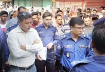 পুলিশের পোশাক পরে ডাকাতি!