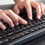 কম্পিউটারের কিবোর্ডের অক্ষর এলোমেলো থাকার কারণ