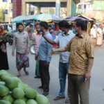 খাগড়াছড়িতে দ্রব্যমূল্যের উর্ধগতি ঠেকাতে মাঠে নামলেন মেয়র