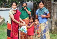 ঘরে ঘরে শিশু খাদ্য পৌঁছে দিলেন খাগড়াছড়ির শিক্ষকরা