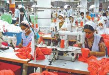 পোশাক শ্রমিকদের দ্রুত বেতন পরিশোধ করার আহ্বান