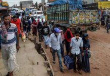 লকডাউন উপেক্ষা করেই বাড়ি ফিরছে মানুষ