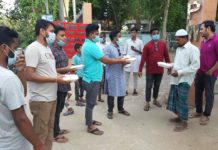 ইফতারি নিয়ে রোজাদারদের পাশে ছাত্রলীগ