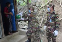 বান্দরবানে সেনাবাহিনীর উদ্যোগে ত্রাণসামগ্রী বিতরণ