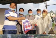 বান্দরবানে ব্যক্তিগত তহবিল থেকে দরিদ্রদের ঈদ উপহার দিলেন পার্বত্য মন্ত্রী