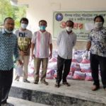 বান্দরবানের ৭০ পরিবারকে ত্রাণ দিলো নীলপদ্ম সাহিত্য পরিবার