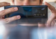 স্মার্টফোন কি আমাদের বোকা বানাচ্ছে?