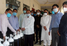 খাগড়াছড়ি হাসপাতালে অক্সিজেন সিলিন্ডার দিলেন পাজেপ সদস্য অপু